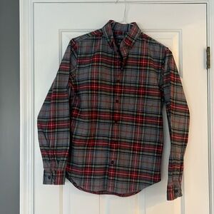 Lands’ End gray/red flannel plaid button down long sleeved shirt